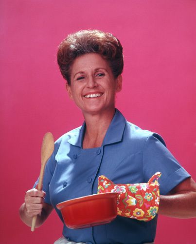 Ann B. Davis as Alice - The Brady Bunch Ann B Davis, Eve Plumb, The Brady Bunch, Brady Bunch, We Will Never Forget, Old Shows, Old Tv Shows, Old Tv, In Peace