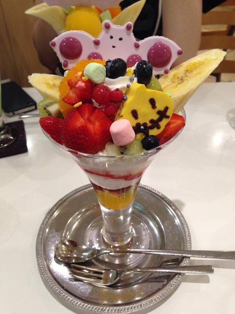 French Parfait, Japanese Parfait, Fruit Snap, Japanese Ice Cream, Ice Cream Parfait, Aha Aha, Halloween Parfait, Fancy Desserts, Cute Food