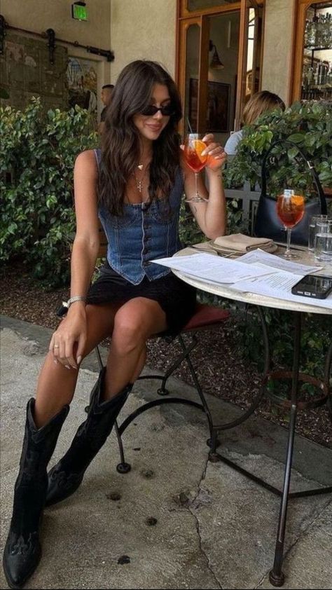 50 Nashville Outfits That Attract Compliments Like a Magnet 2024 3 Nashville Outfits Night Out, Cowboy Boots Aesthetic Outfit, Cropped Waistcoat Outfit, Western Boots Outfits Women, Denim Country Outfits, Botas Cowboy Mujer Outfit, How To Style Cowboy Boots, Jean Corset Outfit, Outfit Botas Vaqueras