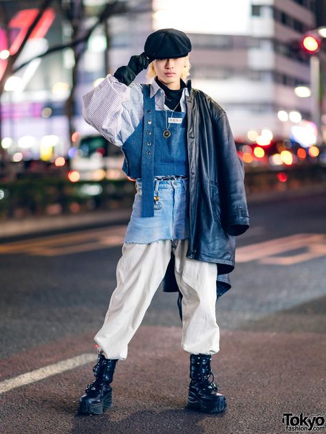 Newsboy Cap Men Outfits, Skirt Over Pants Street Style, Skirt Over Pants Outfits Street Styles, Skirt Over Pants Aesthetic, Layered Outfits Street Style, Layer Outfits Street Style, Denim Skirt Outfit Aesthetic, Newsboy Outfit, Denim Layering