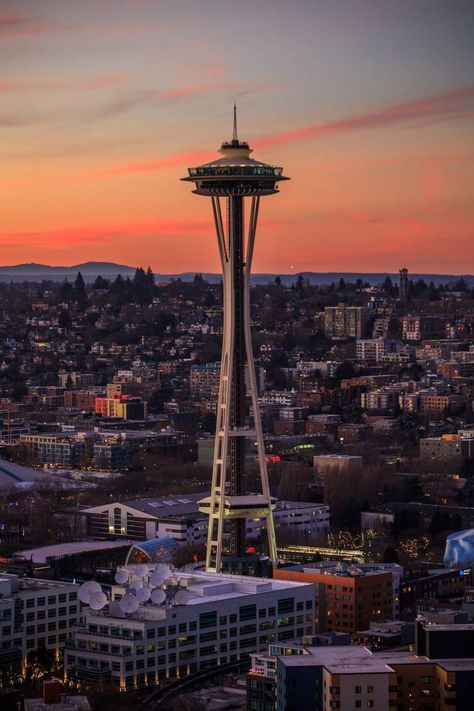 Seattle Greys Anatomy, Seattle Wallpaper, Usa Life, Space Needle Seattle, Assalamualaikum Image, Raincoat Jacket, Wall Papers, Sunset Wallpaper, Dream City