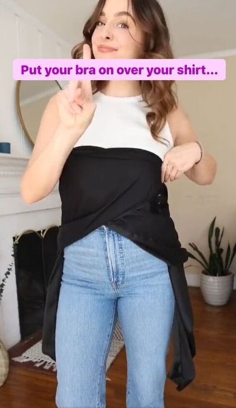 Tuck Shirt Under Bra Hack, How To Tuck Shirt Into Bra Hack, Bra Tuck Shirt, How To Bra Tuck A Shirt, Tuck Shirt Into Bra Hack, Bra Hacks Diy, Bra Shirt, T Shirt Hacks, Diy Bra