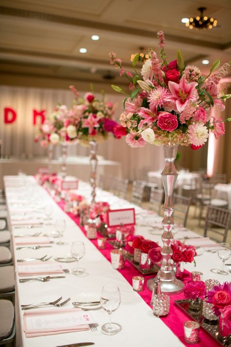 Tall Centerpieces Pink Ombre Wedding, Wedding Cheap, Pink Wedding Centerpieces, Wedding Flower Trends, Table Arrangements Wedding, Pink Napkins, Ombre Wedding, Lily Wedding, Centerpieces Wedding