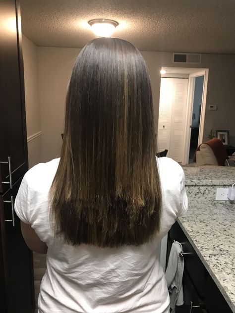 Showy Razor Cut on Long Hair Ideas 2023 Blended Layers Straight Hair, Bad Haircut Women, Bad Layers Haircut, Layers Unstyled, Unstyled Layered Hair, Razor Cuts, Layered Thick Hair, Long Haircut, Layered Hair With Bangs