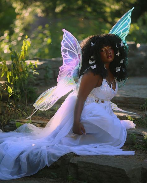 Fairy Photoshoot Props, Fairy Photoshoot Black Women, Fairy Black Women, Black Fae Day, Black Fairy Aesthetic, Black Fairies, Black Fae, Faerie Aesthetic, Savannah Art