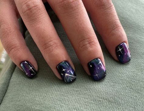 Crescent City Nail Art, Book Lover Nails, Velaris Nail Art, Sarah J Maas Nails, Velaris Inspired Nails, Crescent City Nails, A Court Of Thorns And Roses Nails, Night Nails Design, Acotar Nails Ideas