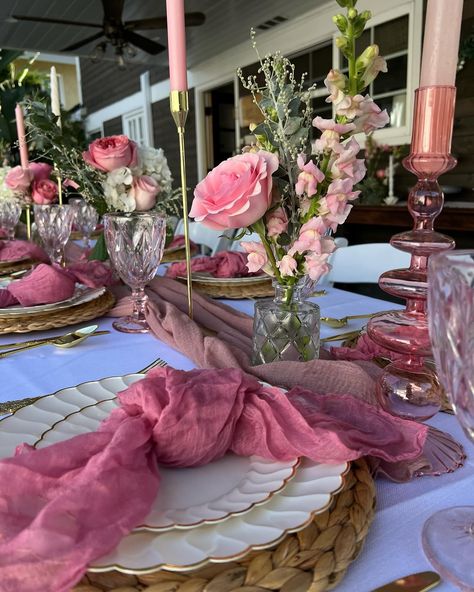 Let us bring your fairytale to life with our enchanting table settings. Immerse yourself and your guests in an elegant candlelit experience. Follow us for more captivating event inspiration! 📍 SoCal #tabledecorations #tablesetting #gardenparty #partydecorations #partycoordinator #partyplanner #birthday #bridalshower #babyshower #weddingplanner #floral #flowerarrangement #centerpieces #centerpiece #quincenera #sweet16 #birthday #birthdayparty #candlelight Floral Table Centerpieces For Party, Pink Floral Table Setting, Bday Brunch Decor, Pink Table Set Up, Backyard Karaoke, Sweet 16 Table Centerpieces, 30th Birthday Centerpieces, Elegant Birthday Party Decorations, Floral Birthday Theme