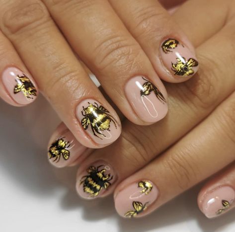 Bumble Bee Nails, Bee Nails, Wave Nails, Bee Hives, Star Nails, Oval Nails, Healthy Nails, Unique Nails, French Tip Nails