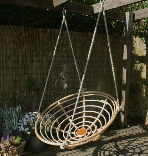 I know exactly what to do now with my old papasan chair in the attic. Easy project for my sweetheart Hanging Papasan Chair, Pergola Swing, Tree Swing, Papasan Chair, Hammock Chair, Balcony Decor, Swinging Chair, Outdoor Projects, Porch Swing