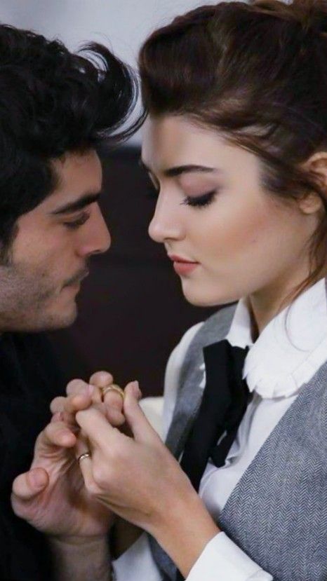 Murat And Hayat Pics, Hayat Murat, Hayat And Murat, Famous In Love, Marriage Couple, Romantic Couples Photography, Turkish Women Beautiful, Fairytale Photography, Profile Pictures Instagram