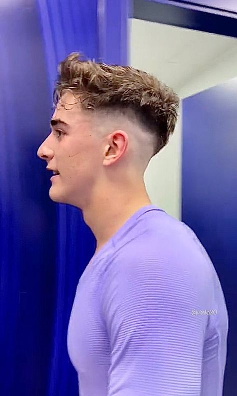 Gavi Haircut Fade, Pablo Gavi Haircut, Gavi Haircut, Tom Holland Shirt, Soccer Players Haircuts, Gavi Barcelona, Mens Haircuts Thick Hair, Fade Haircut Styles, Cute Football Players