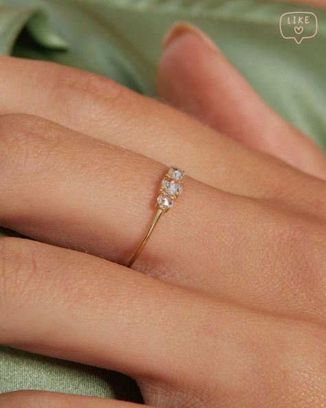 Emgagement Rings, Rose Cut Ring, White Sapphire Engagement Ring, Future Engagement Rings, Traditional Diamond, Simple Engagement Rings, Diamond Jewelry Designs, Pretty Rings, Ring Sizer