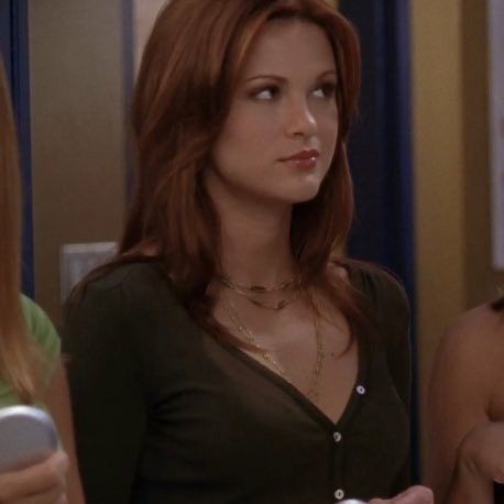 Rachel One Tree Hill, Quinn One Tree Hill Hair, Rachel Gatina One Tree Hill, One Tree Hill Icons, Tree Hill Aesthetic, Brooke Davis One Tree Hill Aesthetic, Brooke And Rachel One Tree Hill, Rachel Gatina, Danneel Harris