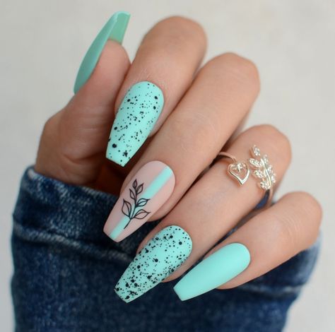 Mint Black Nails, Simple Nail Designs Coffin Shape, Matt Nail Ideas, Mint Nails Design, Mint Green Nails With Design, Matte Summer Nails, Saved Nails, Speckled Nails, Mint Green Nails