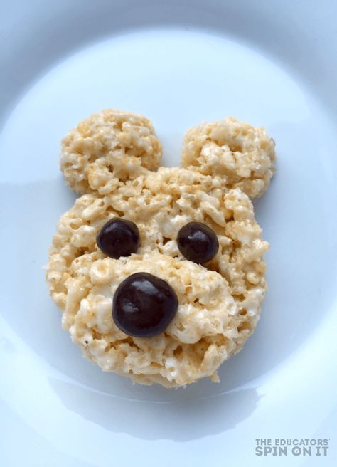 Recipe for Kids. Hosting a teddy bear picnic with friends is a must in childhood. Here's how to make a teddy bear picnic dessert using rice cereal and marshmallows. Teddy Bears Picnic Food, Smores Ideas, Picnic Dessert, Make A Teddy Bear, Chocolate Covered Blueberries, Picnic Desserts, Picnic With Friends, Bear Picnic, Rice Cereal