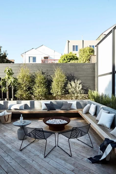 Rooftop Terrace Design, Wooden Deck, Backyard Oasis Ideas, Outdoor Seating Area, Backyard Seating, Back Garden Design, Dream Yard, Outdoor Gardens Design, Terrace Design