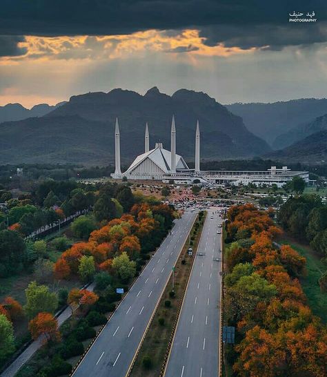 #Islamabad#fall#beautiful#photography Islamabad Aesthetic, 2025 Prayer, Islamabad Pakistan, Prayer Board, South Asia, Beautiful View, Beautiful Views, Dream Vacations, Pakistan