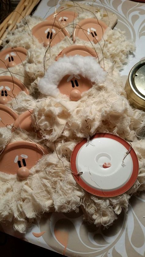 Santa lid ornaments almost done. Trashy Treasures: Lids Ornaments, Santa Klaus, 12 December, Christmas Ornaments Homemade, 3d Christmas, Santa Ornaments, Christmas Ornament Crafts, Primitive Christmas, Noel Christmas