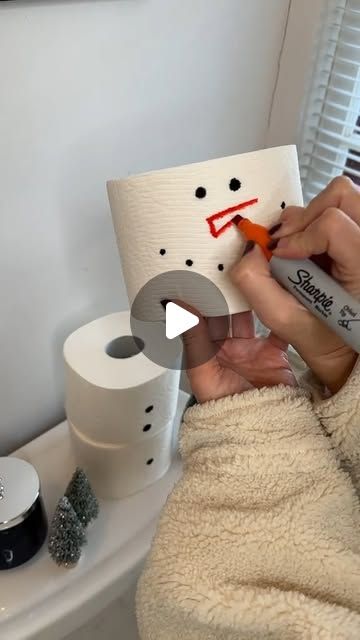 Laundry Day Helpers on Instagram: "Brighten up your bathroom with this festive hack! 🤩 
#hacks #holidays #winter #snowman #lifehacks #decor #DIY #fun #reels #christmascrafts #snowman #diydecor #artsandcrafts #fail #whatwentwrong #igiveup" Toilet Plunger Christmas Crafts, Toilet Paper Snowman, Diy Snowman, Winter Snowman, Laundry Day, Paper Decorations, Toilet Paper, Decor Diy, Christmas Crafts