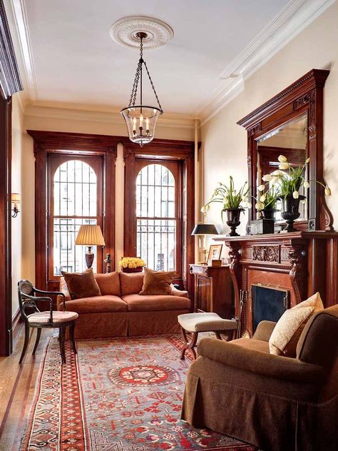 Nyc Brownstone Interior, Brownstone Decor, Brownstone Christmas, 1890 House, Brownstone Renovation, Townhouse Architecture, Brownstone Interiors, Nyc Brownstone, New York Brownstone