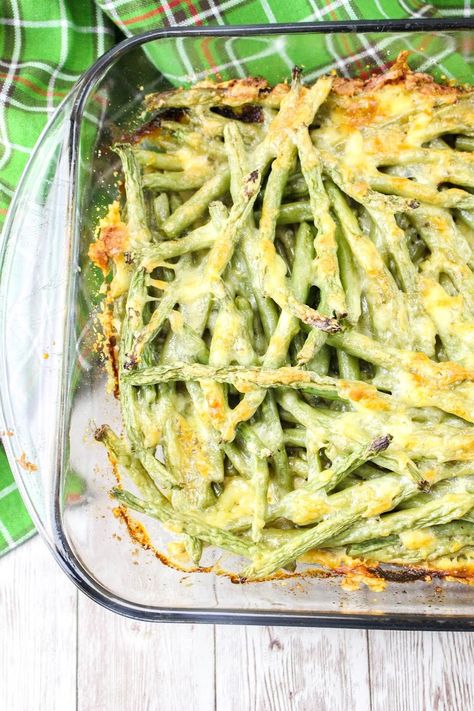 Low-Carb Cheesy Green Bean Casserole Fresh Green Bean Recipes, Cheesy Green Beans, Cheesy Green Bean Casserole, Baked Green Beans, Keto Green, Green Bean Casserole Easy, Low Carb Veggies, Slow Cooker Beef Stew, Low Carb Sides