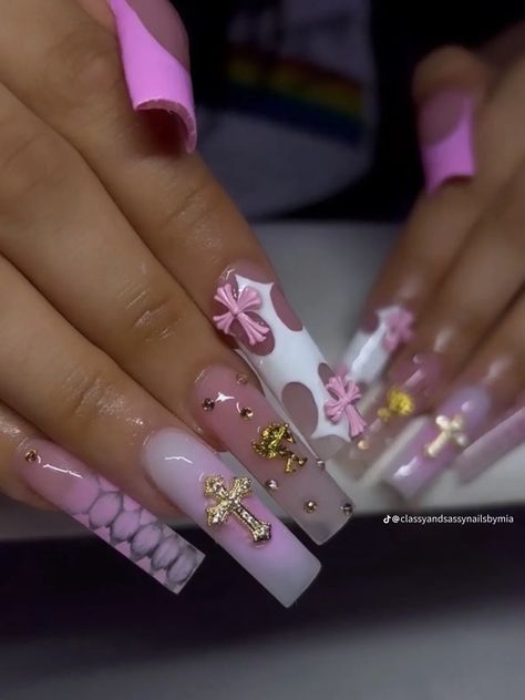 God Nails Design, Cross Acrylic Nails, Pink Cross Nails, Nails With Cross Design, Christian Nails, Cross Nail Designs, Lime Nails, Cross Nail Art, Wigs Hairstyles