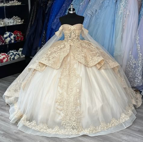 White And Gold Quinceanera Dresses, Gold Quince Dress, Princess Quinceanera Dress, Quinceanera Dresses Off The Shoulder, Gold Quinceanera Dresses, Champagne Quince Dresses, Champagne Quinceanera, Quince Dress Ideas, Ball Gown Sweet 16