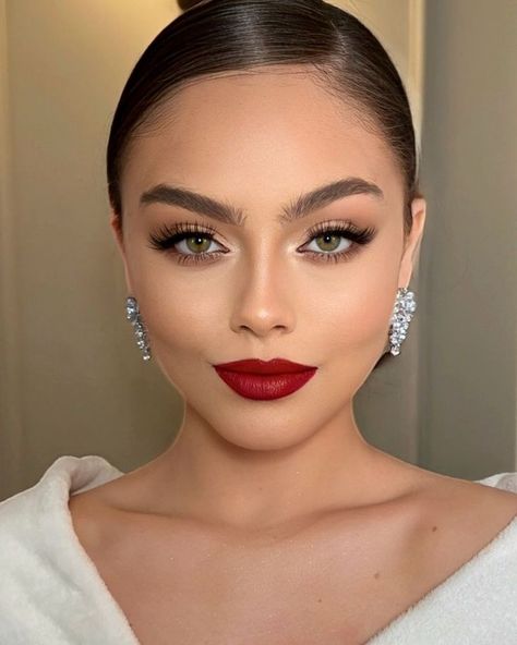 #makeuplover #beautyobsessed #makeuptips #glamgoals #makeupaddict #beautycommunity #makeupinspo #makeupjunkie #makeuplooks #makeupartist Wedding Makeup Looks For Bride Red Lips, Simple Makeup With Red Lips, Bride Red Lipstick Bridal Makeup, Makeup Looks To Wear With Red Dress, Makeup Looks For Black Dress Red Lips, Parisian Make Up Look, Bridal Make Up Red Lipstick, Simple Makeup Red Lips, Red Lips Eye Makeup