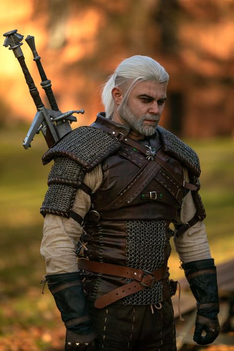 Witcher Clothing, Witcher 3 Armor, Geralt Cosplay, Geralt Of Rivia Cosplay, Witcher Armor, Skyrim Armor, Witcher Cosplay, Httyd Oc, Larp Ideas