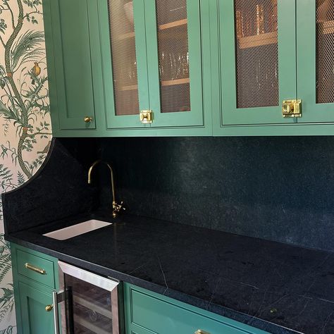 Laundry room turned butlers pantry + bar 🤍 <•••• before #intudesign #annapolisinteriordesign Butlers Pantry Bar, Pantry Bar, Butlers Pantry, Green Cabinets, Butler's Pantry, Laundry Room, Pantry, Turn Ons, Interior Design