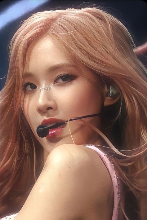 Blackpink rosé 🔥🎤 #kpop #girlgroup #rosé #blackpink #music #performance #idol #singer #talent #fashion #beauty #style #stage #concert #love #inspiration #musician #instagood #photooftheday #instadailyBlackpink is the ultimate girl group and I'm obsessed! 🔥💕 #kpop #girlpower #blackpinkinyourarea #blink #jennie #lisa #rosé #jisoo #kpopdance #kpopmusic #kpopidols #kpopfashion #kpopconcert #kpopmemes #kpoplove #kpopstan #kpopworld #kpopfans #kpoplife #kpopcommunity #kpopaddict #koreanpop #korean Rosé Blonde Hair Blackpink, Rose Hair Blackpink, Rosé Blackpink Makeup, Rosé No Makeup, Blackpink Rosé Coachella, Rosé Bangs, Wallpapers Rose, Rosé Lockscreen, Rose Blonde Hair