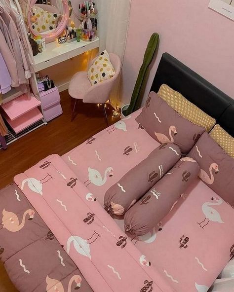 Ide Kamar Tidur Cantik Bedroom Layouts For Small Rooms, Kitchen Design Diy, Indian Home Design, Bedroom Setup, Aesthetic Rooms, Bedroom Layouts, Organization Bedroom, Aesthetic Room Decor, Aesthetic Room