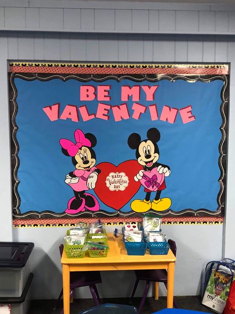 Disney Bulletin Boards, Valentines Classroom, Disney Themed Classroom, Disney Classroom, Classroom Board, Themed Classroom, Classroom Valentine, Board Ideas, Be My Valentine