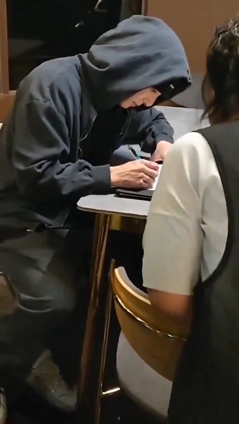 Fan who met Jungkook at the restaurant on 5th Dec, 23, thanked him for his patience to communicate with her in English as she didn't understand some Korean words  “I fulfilled my dream of meeting my idol in person and talking to you and you gave me an autograph, thank you Jungkook. BTS inspired me and helped me get through my worst days every day. In your songs, they encourage me to never give up. I never thought I would meet you. I thank God for putting me in the right moment. I promise to improve my Korean language 100%. Thank you for the patience of speaking to me in English when I didn't understand some words in Korean. Thank you and that we will see each other again.” Jungkook With Fans, Some Korean Words, Words In Korean, Cute Jungkook, Instagram Status, At The Restaurant, Korean Words, Maknae Line, What's App Status