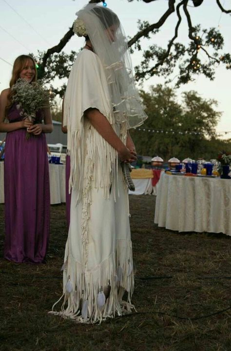 Native American Wedding Dress, American Wedding Dress, American Indian Clothing, Indian American Weddings, Native American Wedding, Native American Dress, Native Women, Women Models, Native Dress