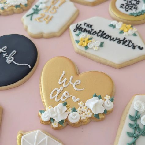 Black, white, & gold wedding set from a couple weekends ago. 💍🖤🤍💛 I love how this one turned out, what do you think? . . . #weddingcookies #wedding #weddingsugarcookies #decoratedcookies #instacookies #cookieart #cookiedecorator #cookiedecorating #milkandcookiesbakeshop #milkandcookies #weddingtreats #weddingdesserts #weddingfavors Wedding Date Cookies, Black White Gold Wedding, Black White And Gold Wedding, White Gold Wedding Set, Gold Wedding Set, White And Gold Wedding, Date Cookies, Couples Weekend, Wedding Treats