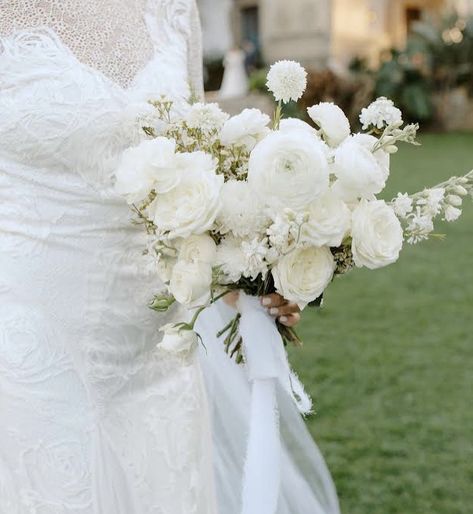 White Posy Bouquet, Medium Bridal Bouquet, Soft Wedding Flowers, White Dahlia Wedding Bouquets, Homecoming Bouquet, Neutral Bridal Bouquet, All White Bridal Bouquet, White Wedding Flowers Bouquet, Classic Wedding Bouquet