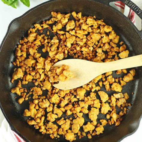 Tempeh Crumbles, Breakfast Tofu, Vegan Crumble, Scrambled Tofu Recipe, Tofu Scramble, Crumble Recipe, Savory Vegan, Stir Fries, Tempeh