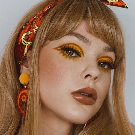 1970s Makeup Hippie, Hippy Makeup Halloween, Hippie Makeup 70s, 70s Makeup Hippie, 70s Makeup Hippie 1970s, Disco Makeup 1970s, 70s Eye Makeup, 70’s Makeup, 70s Inspired Makeup