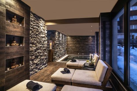 Luxury Wellness Spa, Wellness Keller, Indoor Spa Room, Home Wellness Spa, Wellness Spa Design, Luxury Home Spa, Big Cabin, Fall Dining Room Table, Jacuzzi Room