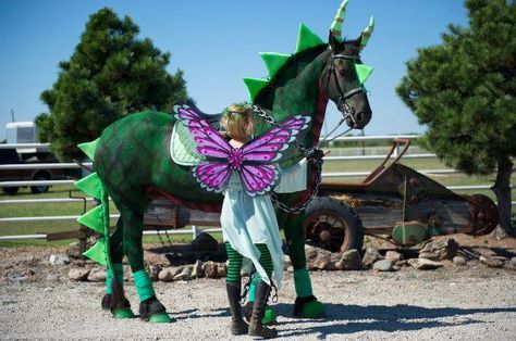 getting ready for halloween Horse Fancy Dress Costume, Horse Halloween Ideas, Horse Fancy Dress, Custom Horse Stalls, Painting Tattoos, Horse Halloween Costumes, Kid Costumes, Children Costumes, Dragon Horse