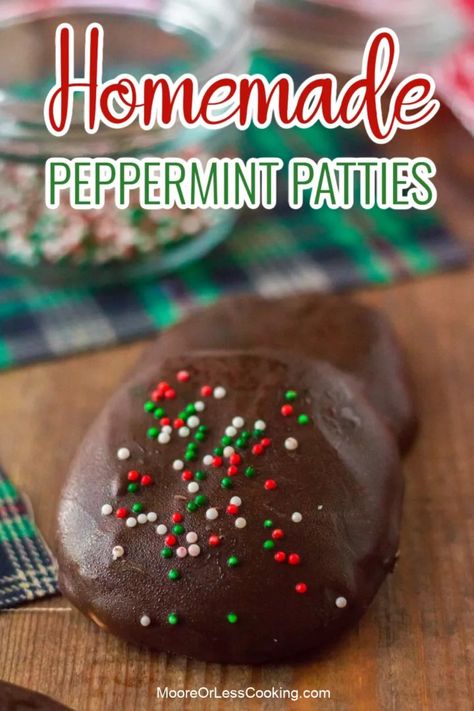 Homemade Peppermint Patties - Moore or Less Cooking Mint Meltaways Recipe, Mint Meltaways, Peppermint Patty Recipe, Homemade Peppermint Patties, Hickory Farms, York Peppermint Patty, Peppermint Candies, Christmas Candies, Almond Bark