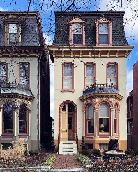 32 Victorian Homes That are Worth Watching - Home Soils Victorian Duplex House, Gingerbread Trim, Victorian Townhouse, Trim Work, Duplex House, Year Plan, California Homes, House Inspo, Victorian Homes