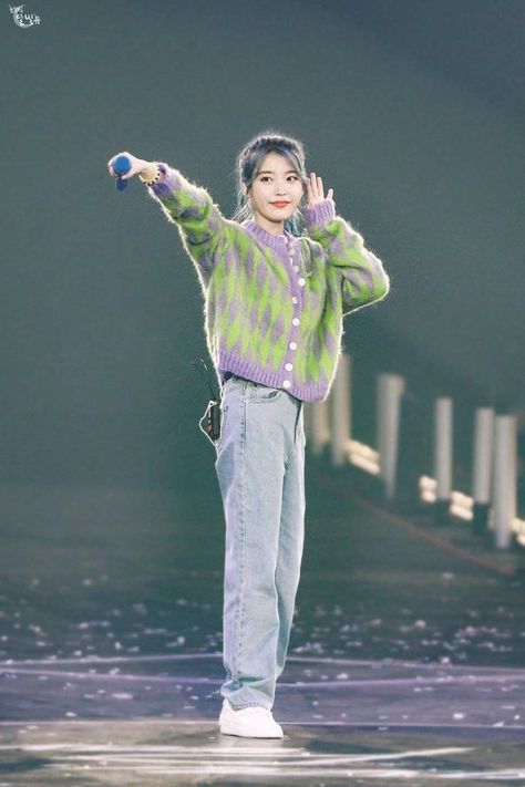 Iu Concert Outfit Ideas 2024, Iu Outfits, Iu Concert, Boyish Style, Lee Jieun, 인물 사진, Jungkook Cute, Kpop Outfits, Girl Crush