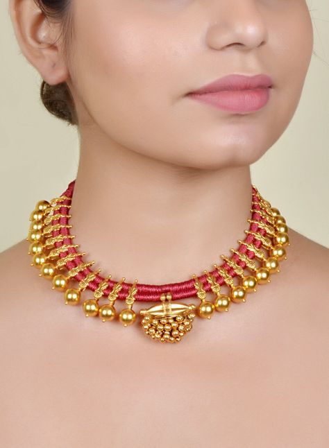 Red Beads Necklace, Dholki Beads, Unique Choker Necklaces, Indian Choker Necklace, Gold Earrings Models, Round Bead Necklace, Necklace Indian, Gold Jewelry Stores, Black Beaded Jewelry