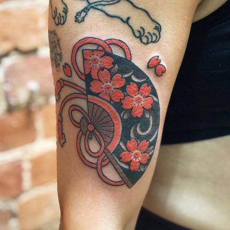 Traditional Japanese Fan Tattoo, Fan Traditional Tattoo, Japanese Fan Tattoo, Asian Dragon Tattoo, Sakura Tattoo, Fan Tattoo, On Jo, Asian Dragon, Japanese Fan