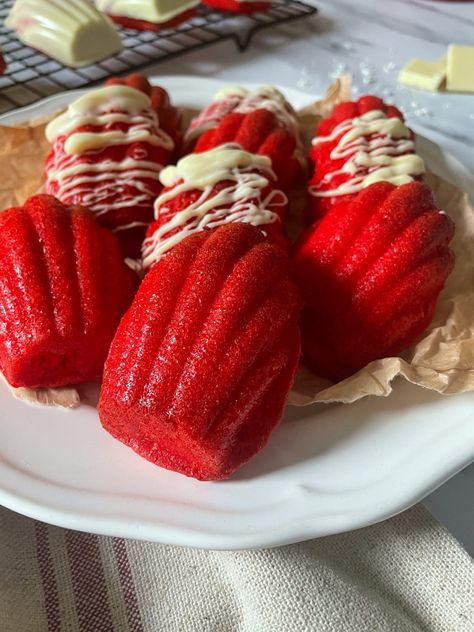 The Best Red Velvet Madeleines With White Chocolate 19 Madeleine Recipe, Cream Cheese Glaze, Red Food Coloring, Lemon Raspberry, Red Food, My Cup Of Tea, Warm Milk, Sweet Nothings, Melting Chocolate