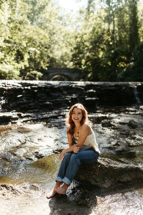 Sharonwoods Cincinnati Ohio portrait photoshoot. Cincinnati Ohio senior photoshoot. Waterfall Senior photoshoot. Midwest waterfall senior photoshoot. Hippie Senior Pictures, Outdoor Photoshoot Inspiration, Spring Senior Pictures, Outdoor Senior Pictures, Natural Portrait, Creative Senior Pictures, Senior Photoshoot Poses, Summer Senior Pictures, Senior Portraits Girl