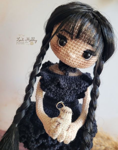 You Can Get A Pattern For A Wednesday Addams Crochet Amigurumi Doll And It's Absolutely Adorbs Wednesday Addams Party, Wednesday Addams Doll, Crochet Pour Halloween, Body Pattern, Crochet Doll Tutorial, Halloween Crochet, Crochet Doll Pattern, Wednesday Addams, Catania