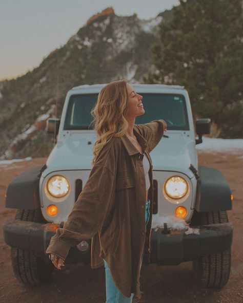 Fleece Button Up Outfit, Campervan Photoshoot, Outfits For Road Trips, Courtney Steeves, Camping Photoshoot, Outdoorsy Aesthetic, Cabin Elopement, Classic Car Photoshoot, Hiking Photos